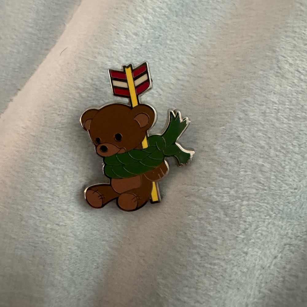 Disney Parks Duffy the Brown Bear Pin with Green Scarf